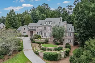 5495 Claire Rose Ln, Sandy Springs, GA 30327 - Photo 5