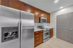 3324 Peachtree Rd NE, Atlanta, GA 30326 - Photo 3