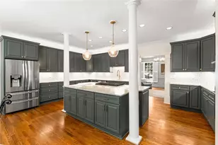 345 W Berwicke Common NE, Atlanta, GA 30342 - Photo 9