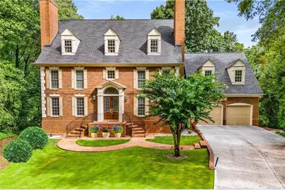 345 W Berwicke Common NE, Atlanta, GA 30342 - Photo 3