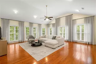 345 W Berwicke Common NE, Atlanta, GA 30342 - Photo 29
