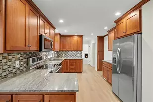 8541 Birch Hollow Dr, Roswell, GA 30076 - Photo 9