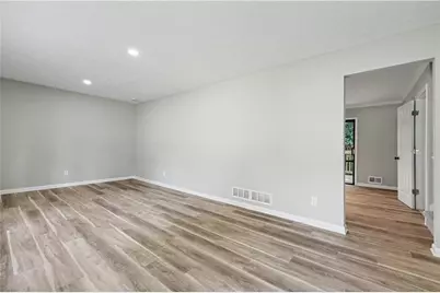 6200 Auburn Drive, Riverdale, GA 30296 - Photo 5