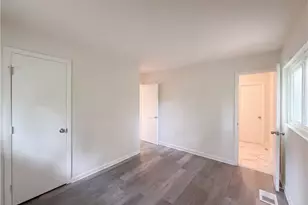 6970 Mary Ct, Riverdale, GA 30274 - Photo 13