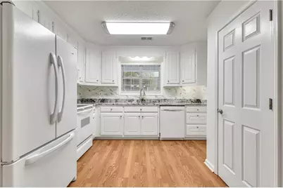 112 Ashwood Trace, Hampton, GA 30228 - Photo 9