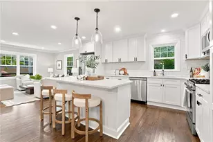 932 Sharon Cir SE, Smyrna, GA 30080 - Photo 3