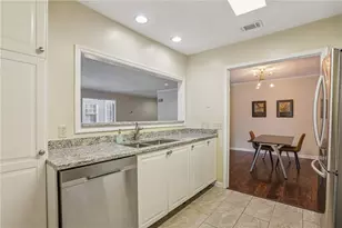 208 Bainbridge Dr, Sandy Springs, GA 30327 - Photo 7