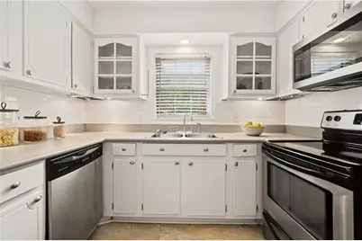 73 Montre Square NW, Atlanta, GA 30327 - Photo 11