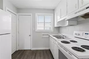 696 Hill St, Forest Park, GA 30297 - Photo 5