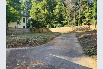 2354 Greenglade Road NE, Atlanta, GA 30345 - Photo 13