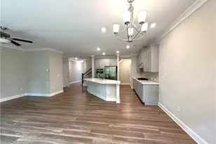 1468 Edgebrook Ct NE, Atlanta, GA 30329 - Photo 9