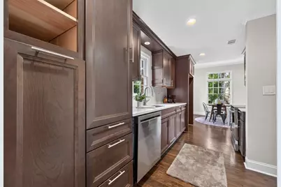 420 Jefferson Circle, Sandy Springs, GA 30328 - Photo 17