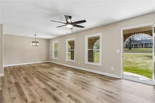 2526 Hamill Dr, Buford, GA 30519 - Photo 9