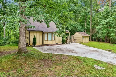 9080 Pine Tree Circle, Gainesville, GA 30506 - Photo 3