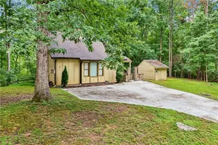 9080 Pine Tree Cir, Gainesville, GA 30506 - Photo 3