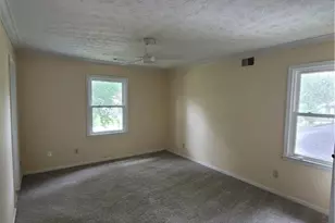 538 Cole Dr SW, Lilburn, GA 30047 - Photo 11
