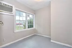1080 Valley View Rd SE, Atlanta, GA 30315 - Photo 13