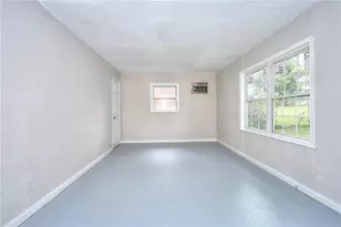 1080 Valley View Rd SE, Atlanta, GA 30315 - Photo 11