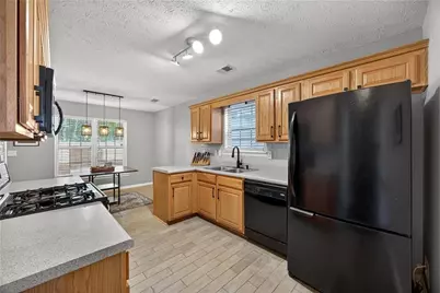 9899 Vista Circle, Union City, GA 30291 - Photo 15
