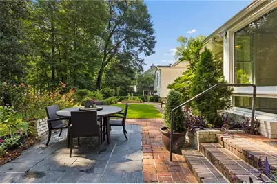 4091 Peachtree Dunwoody Road NE, Atlanta, GA 30342 - Photo 19