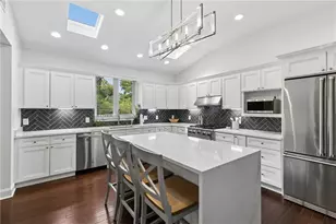 4091 Peachtree Dunwoody Rd NE, Atlanta, GA 30342 - Photo 11