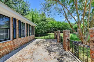 567 Planters Row SW, Lilburn, GA 30047 - Photo 5