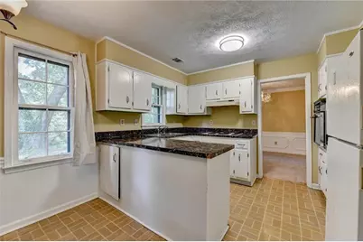 567 Planters Row SW, Lilburn, GA 30047 - Photo 25