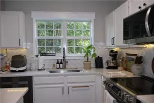 4685 Beacon Ridge Ln, Flowery Branch, GA 30542 - Photo 5