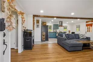 542 Marion St, Winder, GA 30680 - Photo 9