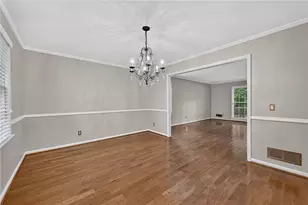 4682 Stonehenge Dr, Dunwoody, GA 30360 - Photo 7