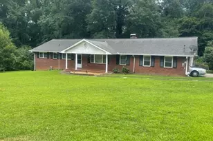 319 Plantation Cir, Fayetteville, GA 30214 - Photo 1