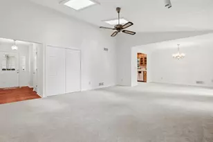 1057 Capital Club Cir NE, Atlanta, GA 30319 - Photo 7