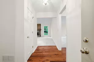 1057 Capital Club Cir NE, Atlanta, GA 30319 - Photo 3