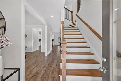 922 Homepark Circle, Buford, GA 30518 - Photo 5