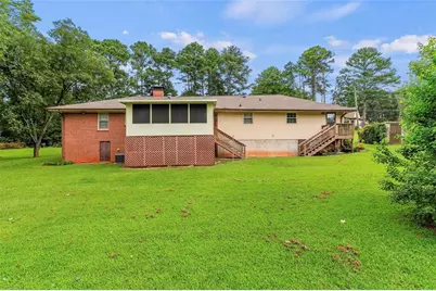 2069 Elmwood Circle, Snellville, GA 30078 - Photo 9