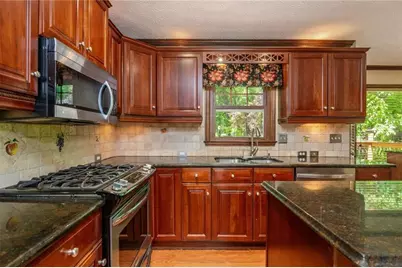 1429 Shadowrock Ct, Marietta, GA 30062 - Photo 9