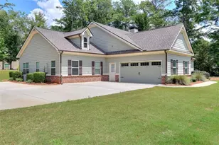 1414 Maple Cove Ln, Loganville, GA 30052 - Photo 3