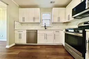 2034 Corners Cir, Lithonia, GA 30058 - Photo 11