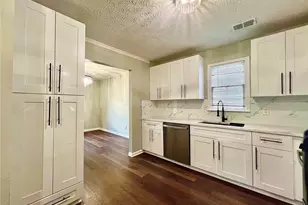 2034 Corners Cir, Lithonia, GA 30058 - Photo 13