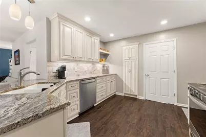 6413 Farm Ridge Court, Flowery Branch, GA 30542 - Photo 13