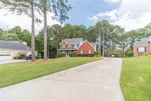 2190 Rosie Ln, Snellville, GA 30078 - Photo 3
