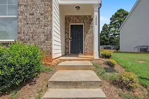 1609 Meadow Crossing, East Point, GA 30344 - Photo 3