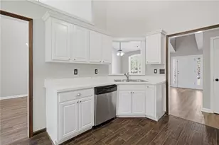 6078 Hillsdale Cir, Flowery Branch, GA 30542 - Photo 15