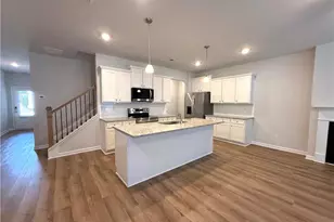 401 Lanier Cir, Woodstock, GA 30189 - Photo 5