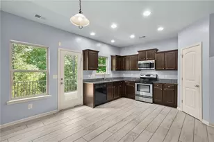 828 Pine Ln, Lawrenceville, GA 30043 - Photo 9