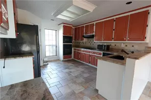 1041 Forest Hills Dr SE, Conyers, GA 30094 - Photo 9
