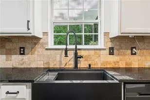 18 Creek Branch Ct, Acworth, GA 30101 - Photo 9