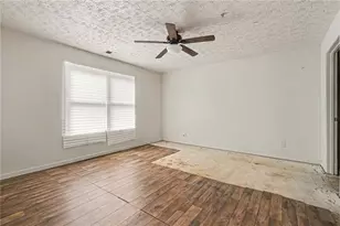 2202 Fairington Village Dr, Lithonia, GA 30038 - Photo 15