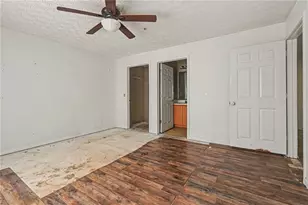 2202 Fairington Village Dr, Lithonia, GA 30038 - Photo 17