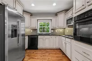 580 Westchester Cir SW, Marietta, GA 30064 - Photo 9